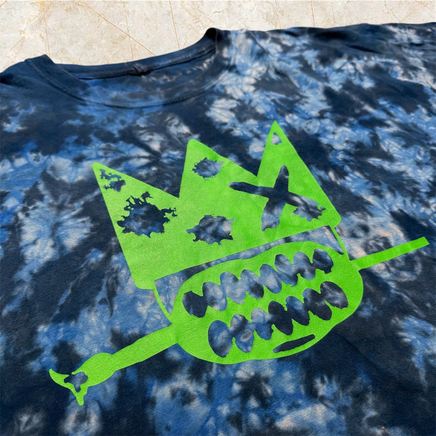 Exclusive Limited London Customs Spooky Green Logo T